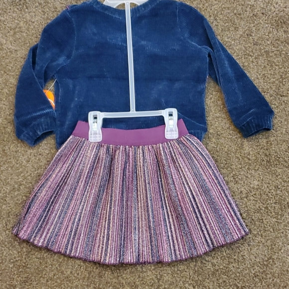 🆕️Matching Skirt Outfit - Picture 4 of 10